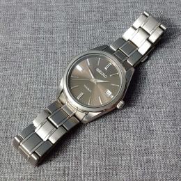 Мужские часы Seiko CLASSIC QUARTZ TITANIUM SUR375P1