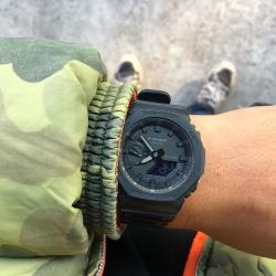 Чоловічий годинник Casio G-SHOCK Carbon Core Guard GA-2100-1A1ER